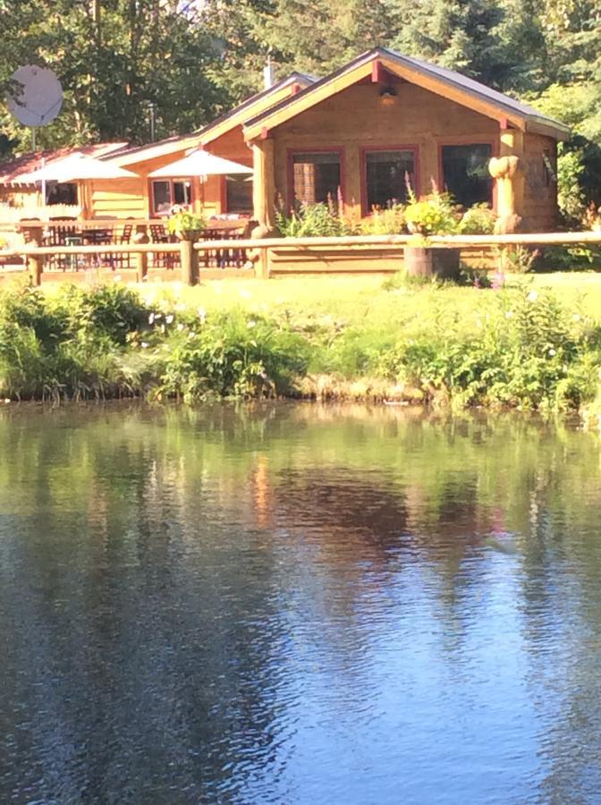 Bowman'S Bearcreek Lodge Hope Exterior photo