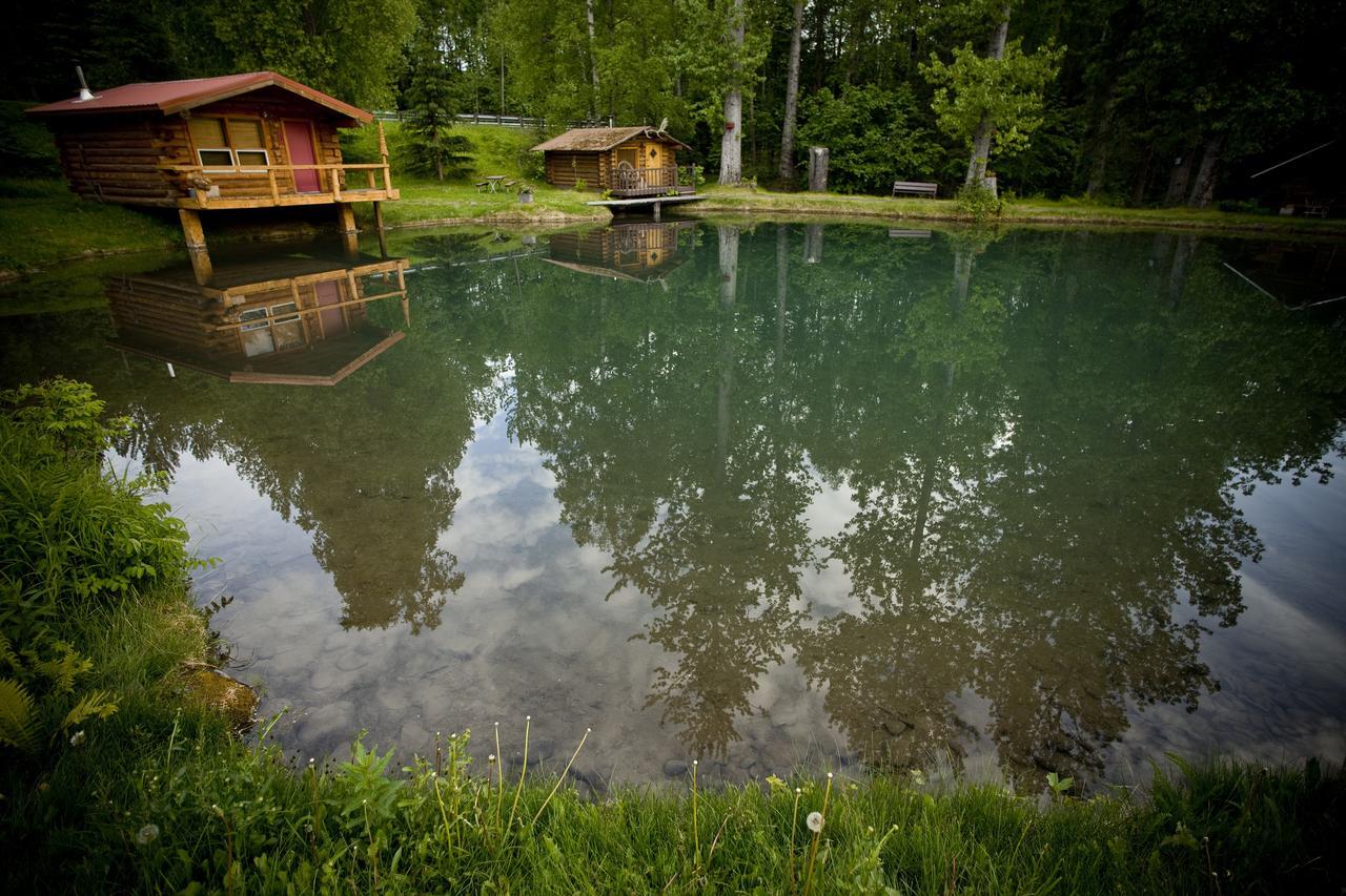 Bowman'S Bearcreek Lodge Hope Exterior photo